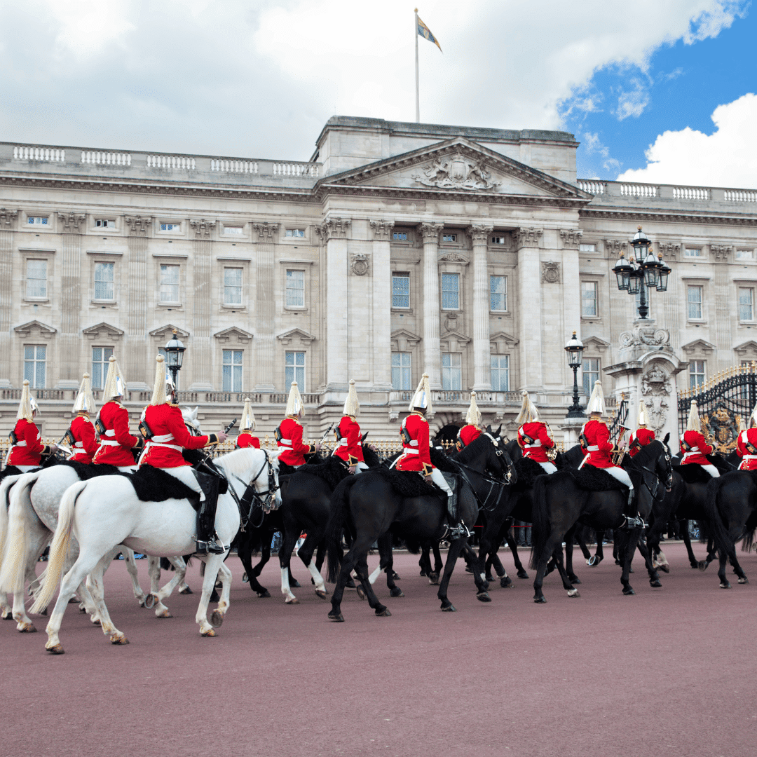 Královské jezdecké stráže před Buckinghamským palácem